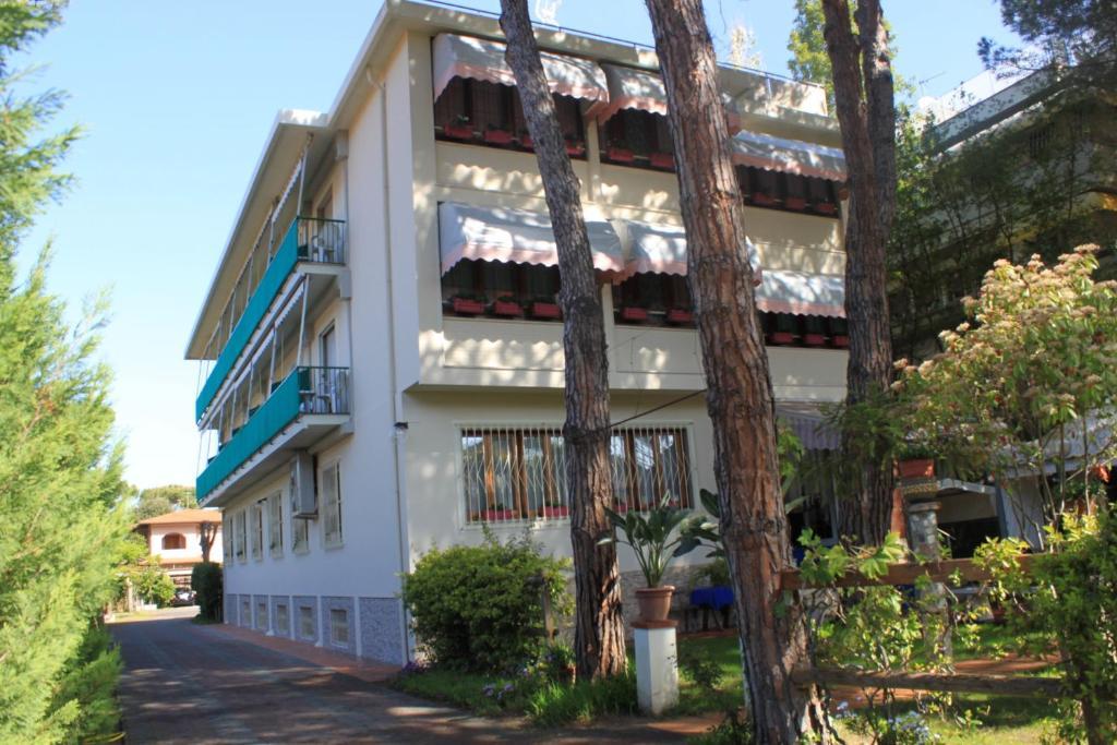 Hotel Manuela Чинквале Екстер'єр фото