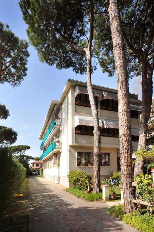 Hotel Manuela Чинквале Екстер'єр фото